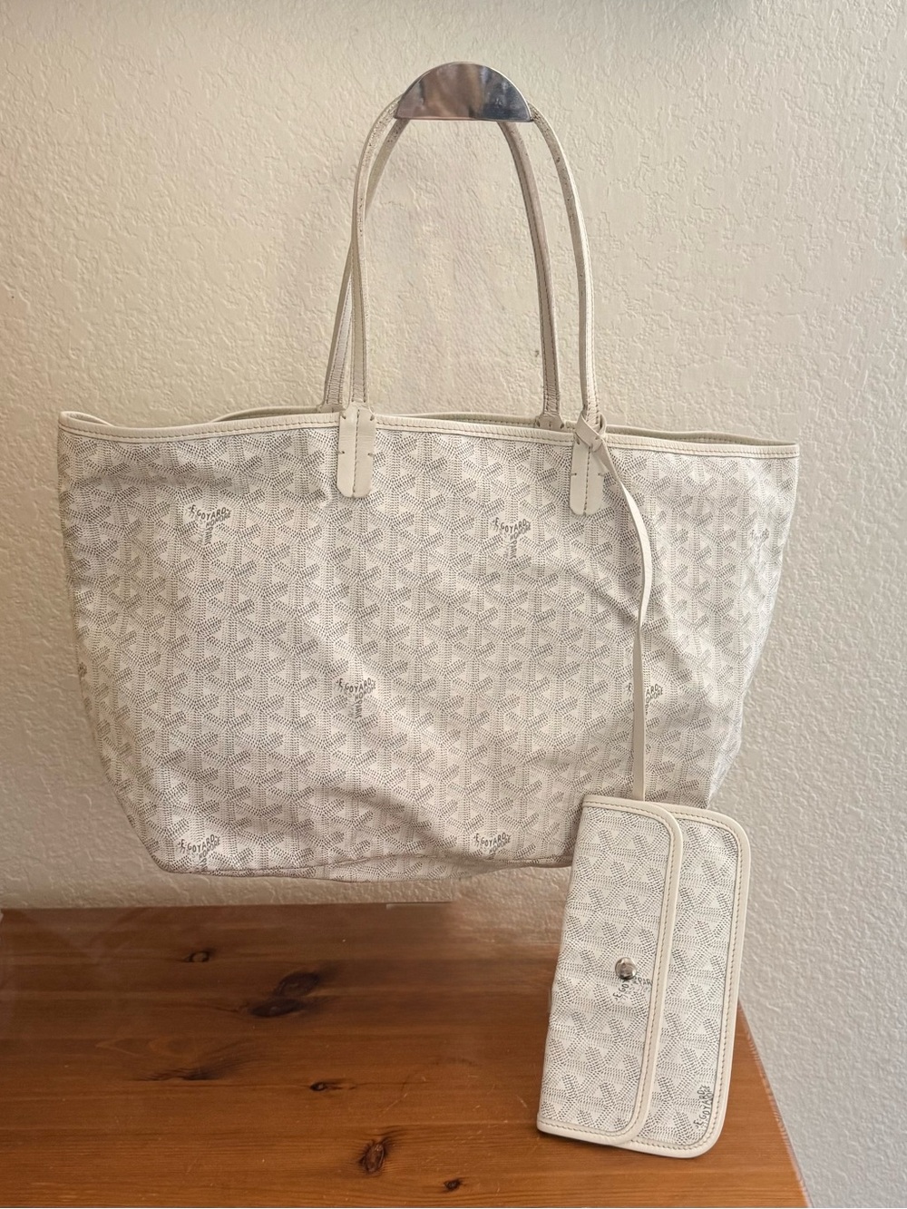 Goyard -White Chevron St Louis GM Tote with Pouch w/COA - Picture 4 of 12